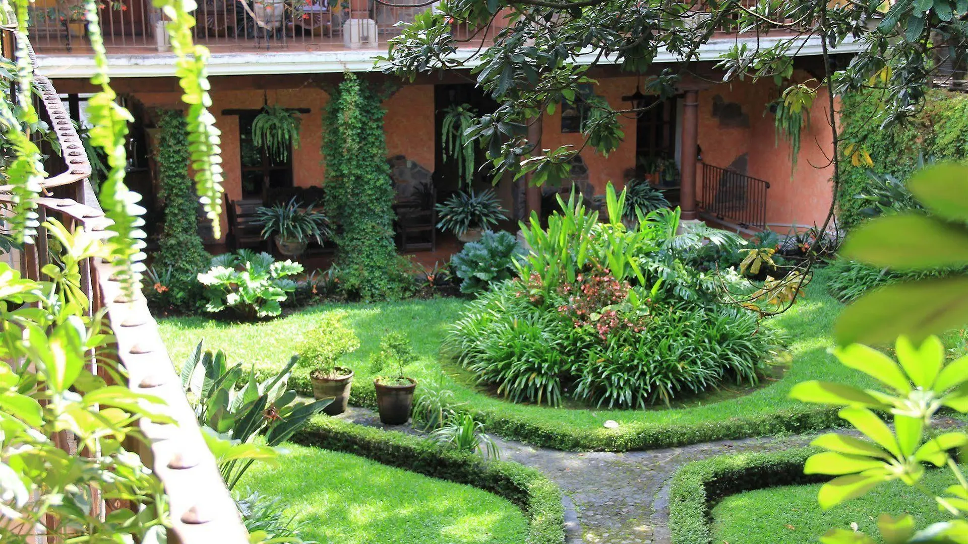 Hotel Real Plaza Antigua 4*,