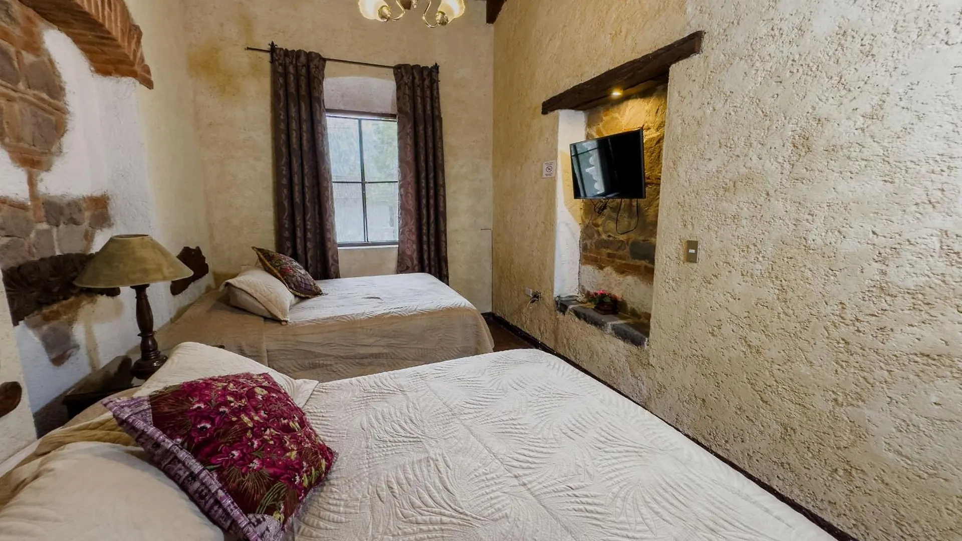 Hotel Real Plaza Antigua