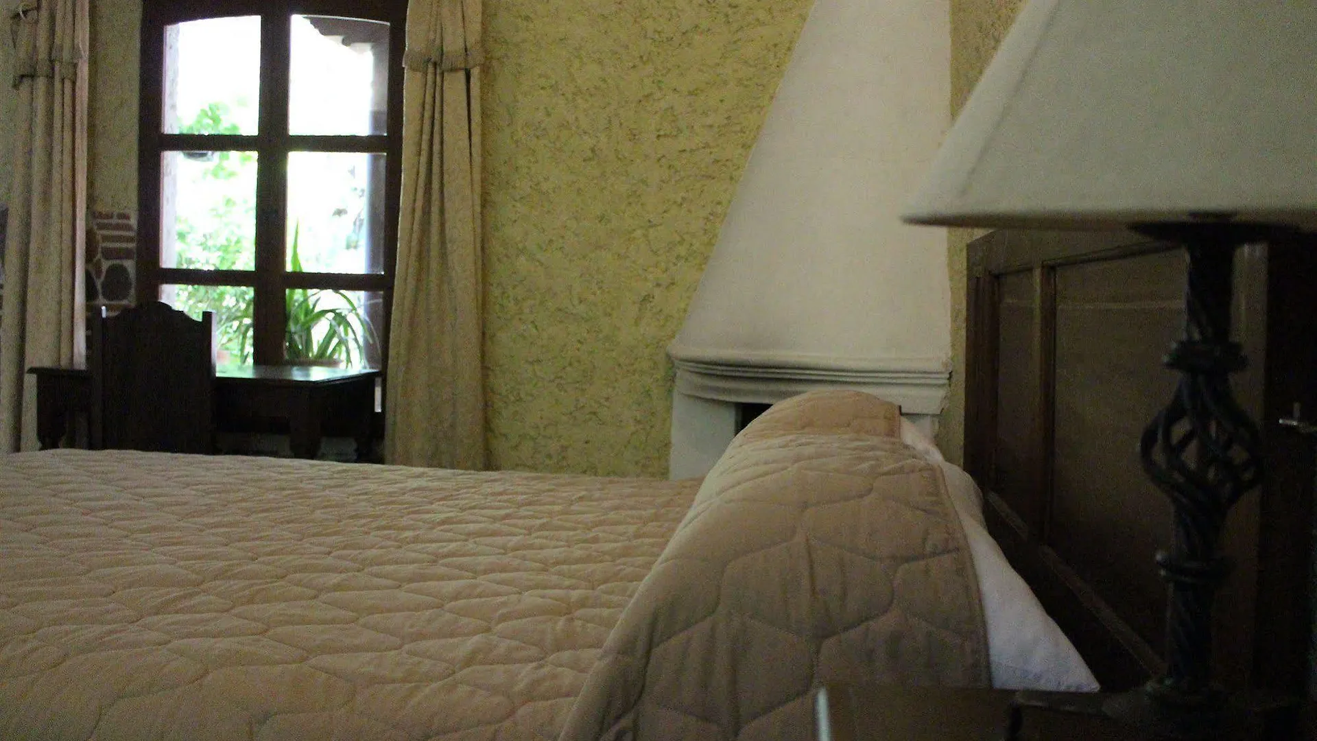 Hotel Real Plaza Antigua 4*,